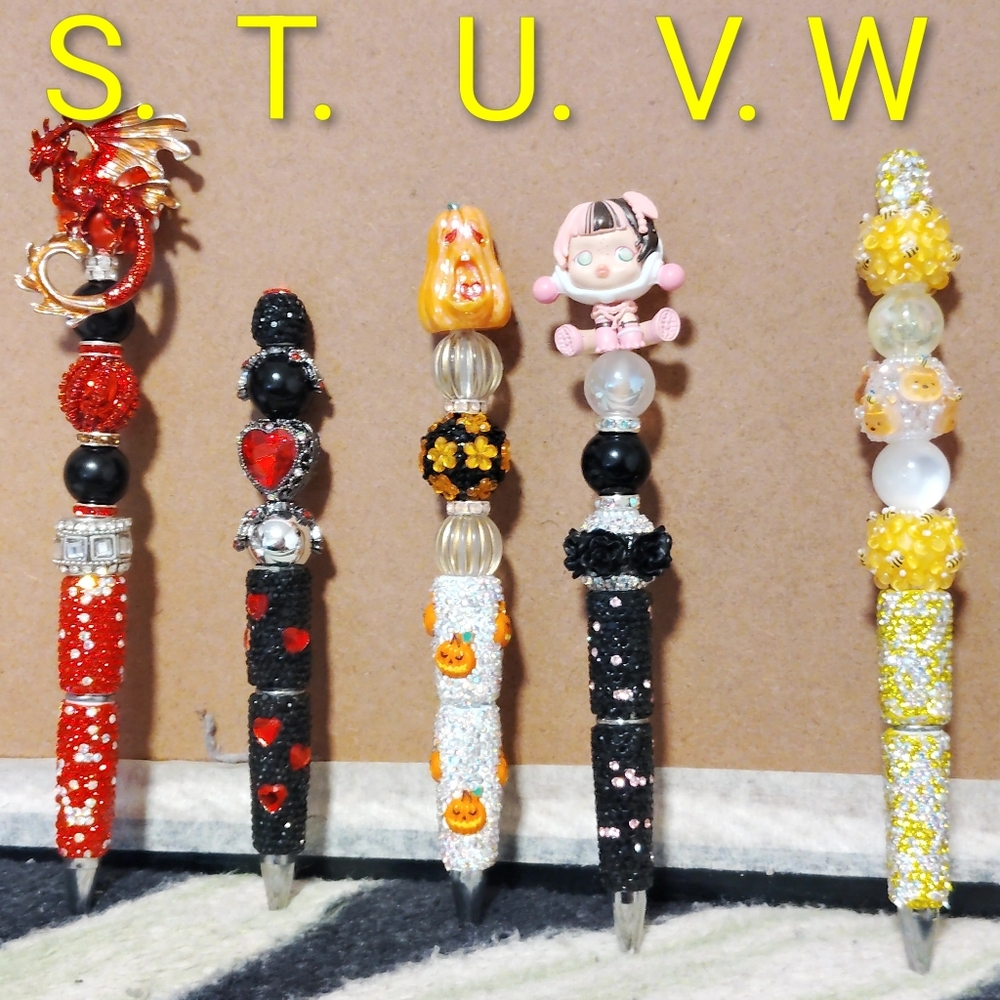 Decorative Black and Red Pens Set